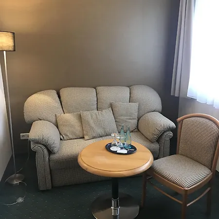 Отель Berlin - Greenline