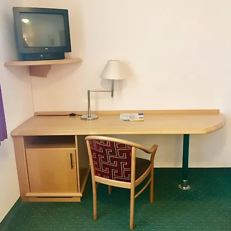 Hotel Berlin - Greenline 3*