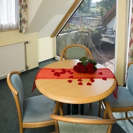 Отель Berlin - Greenline Цоссен