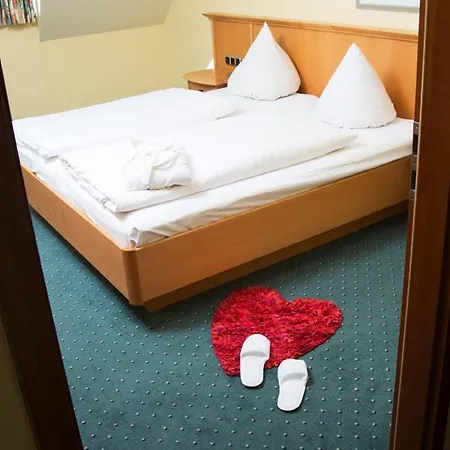 Berlin - Greenline Отель Цоссен