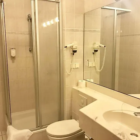 Hotel Berlin - Greenline 3*