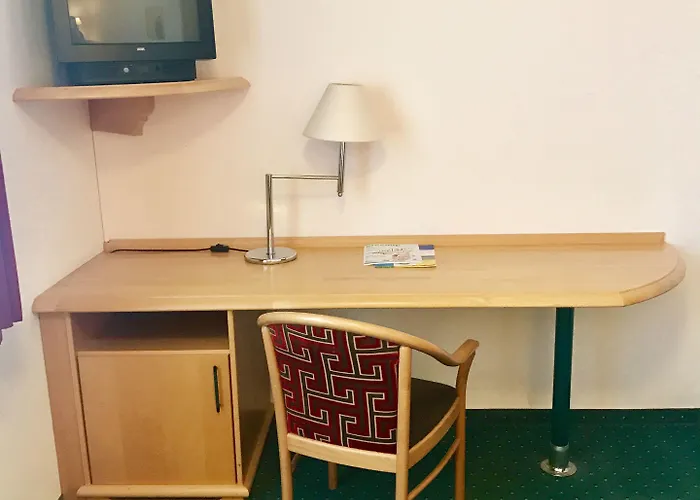 Hotel Berlin - Greenline 3*