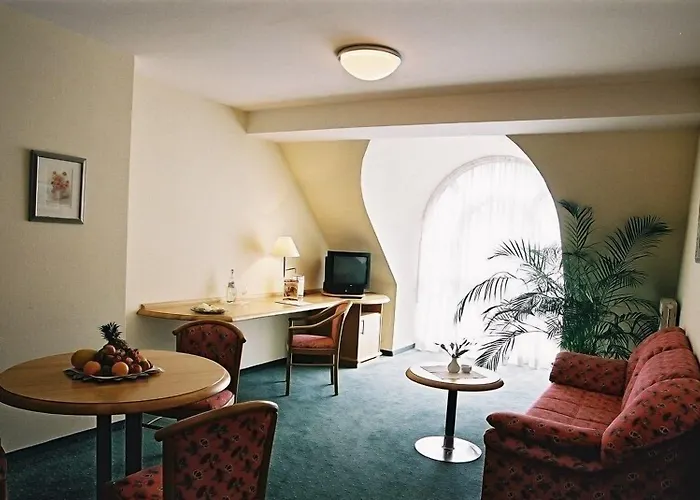 Hotel Berlin - Greenline 3*